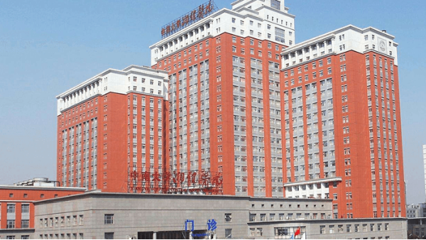 中南大學(xué)湘雅醫(yī)院墻面項(xiàng)目